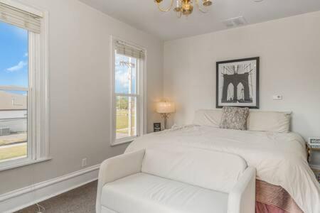 Studio W King Bed Walking Distance To Beach & Shops Michigan City Eksteriør bilde