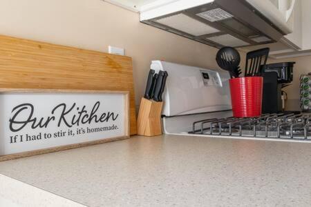 Studio W King Bed Walking Distance To Beach & Shops Michigan City Eksteriør bilde